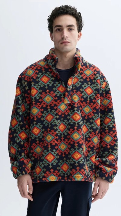 COMFORT FIT BASKILI DİK YAKA PELÜŞ SWEATSHIRT