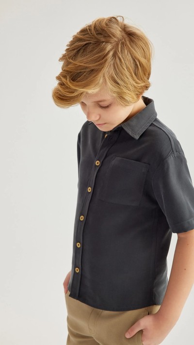 Erkek Çocuk Düğmeli Tek Cep Detaylı Basic Gömlek