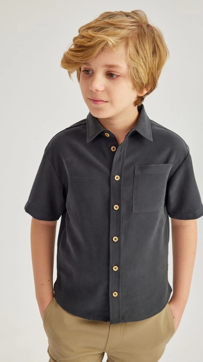 Erkek Çocuk Düğmeli Tek Cep Detaylı Basic Gömlek